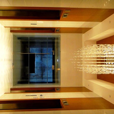 Aparthotel Bsa Twin Towers Mandaluyong Esterno foto