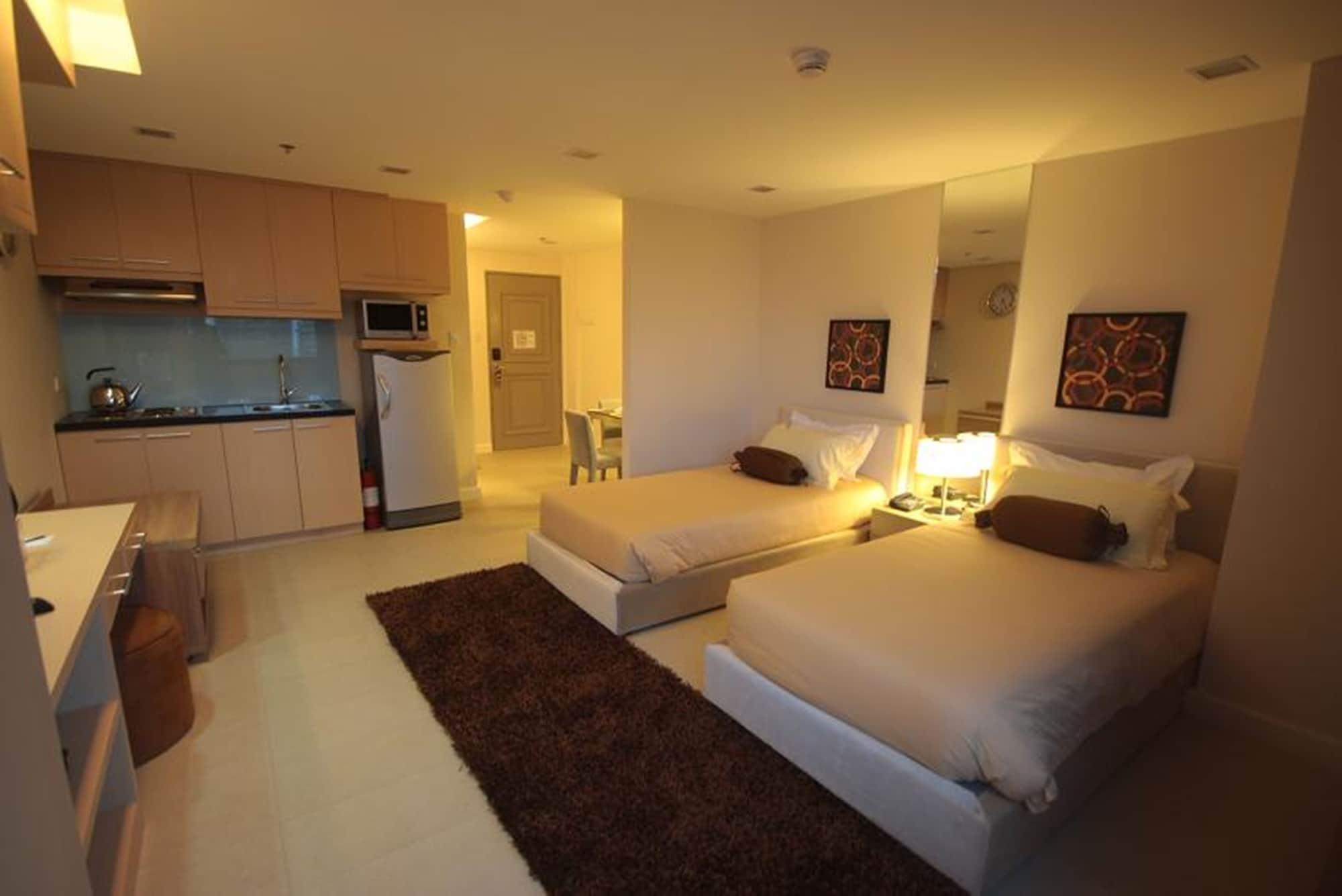 Aparthotel Bsa Twin Towers Mandaluyong Esterno foto