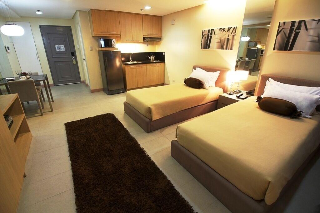 Aparthotel Bsa Twin Towers Mandaluyong Esterno foto