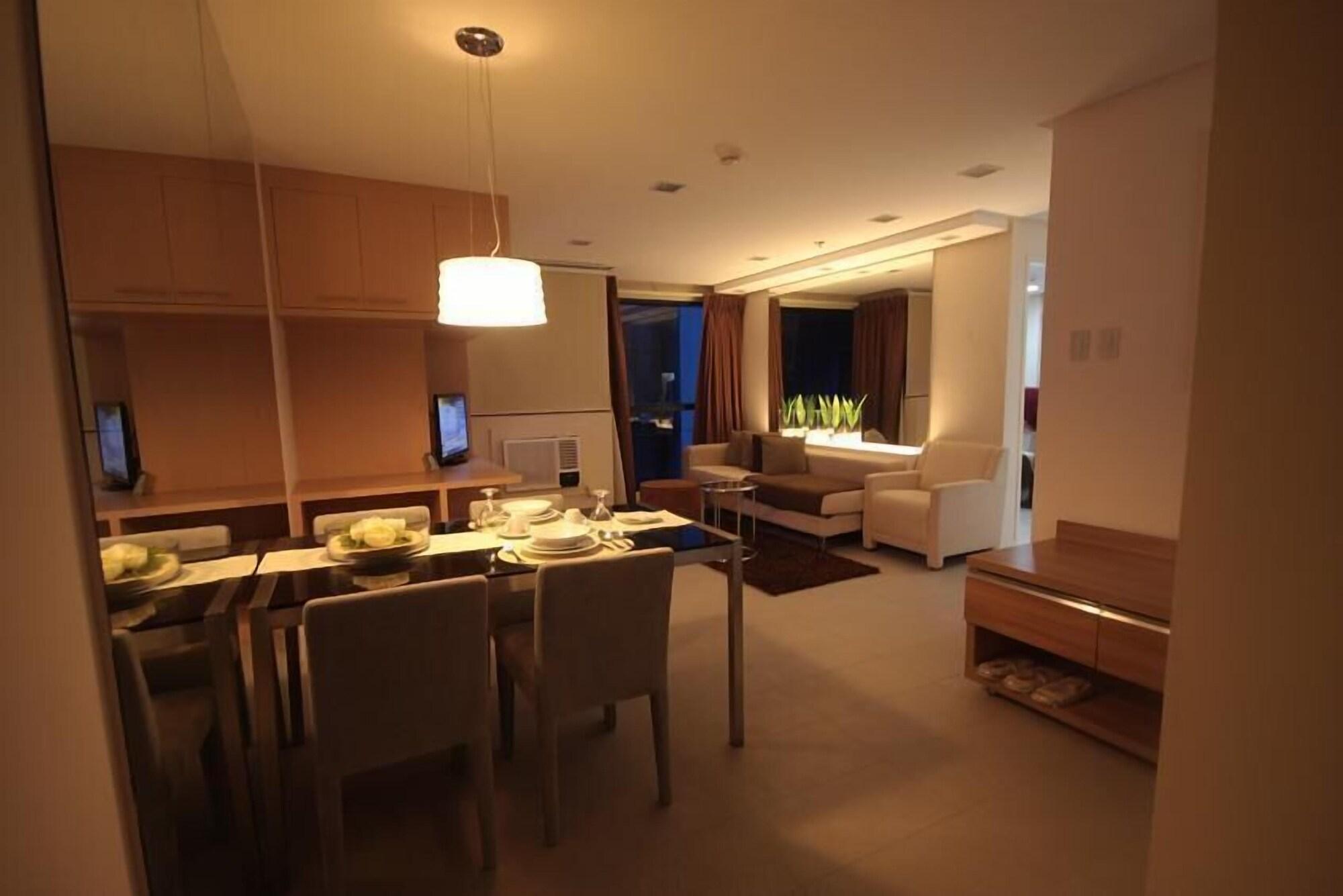 Aparthotel Bsa Twin Towers Mandaluyong Esterno foto