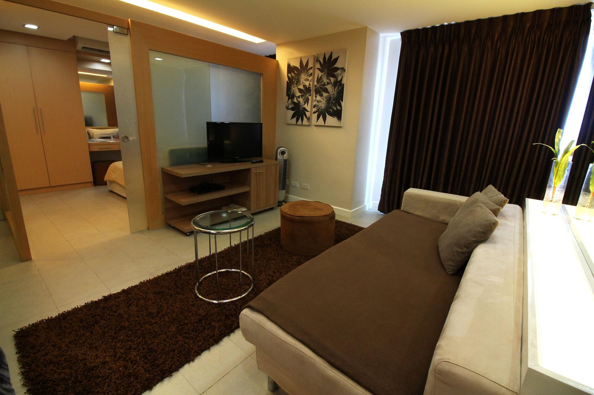 Aparthotel Bsa Twin Towers Mandaluyong Esterno foto