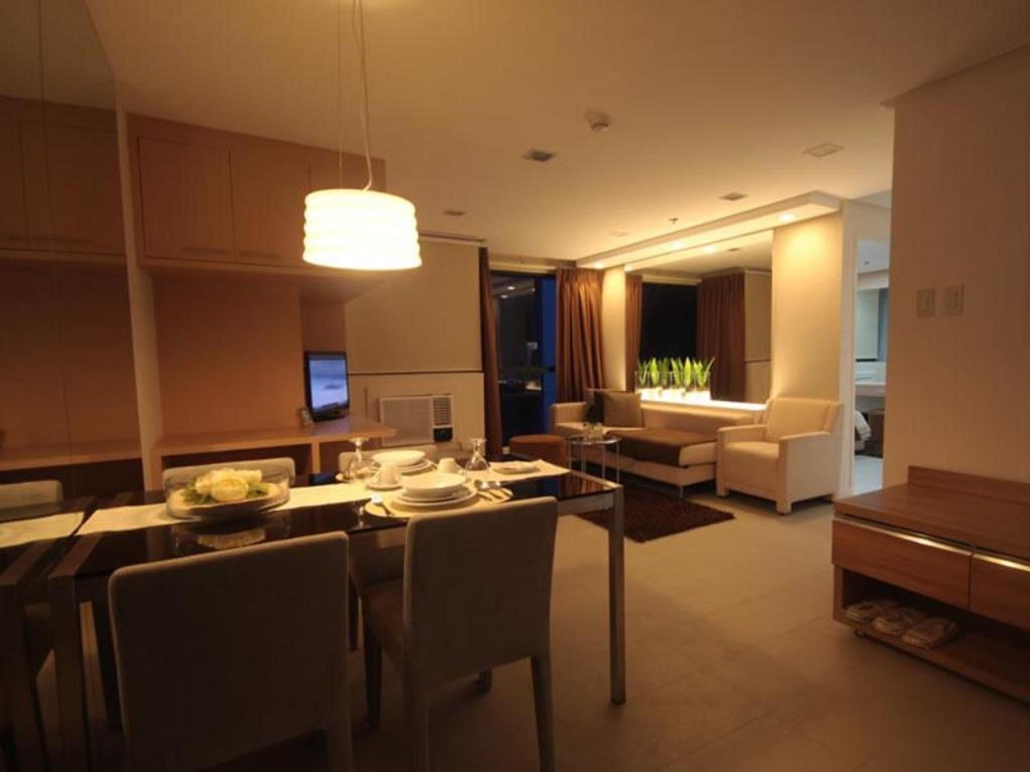 Aparthotel Bsa Twin Towers Mandaluyong Esterno foto