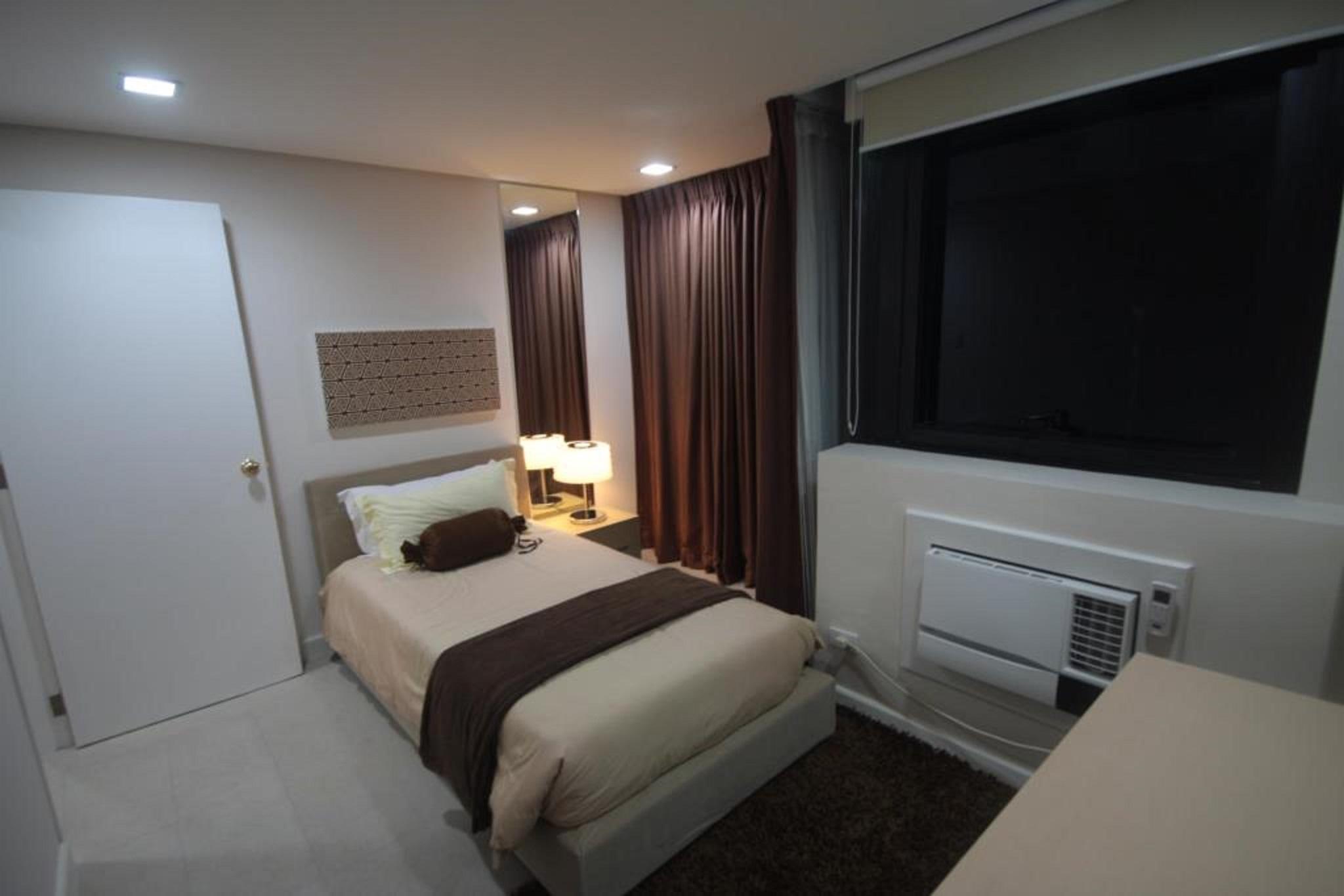 Aparthotel Bsa Twin Towers Mandaluyong Esterno foto
