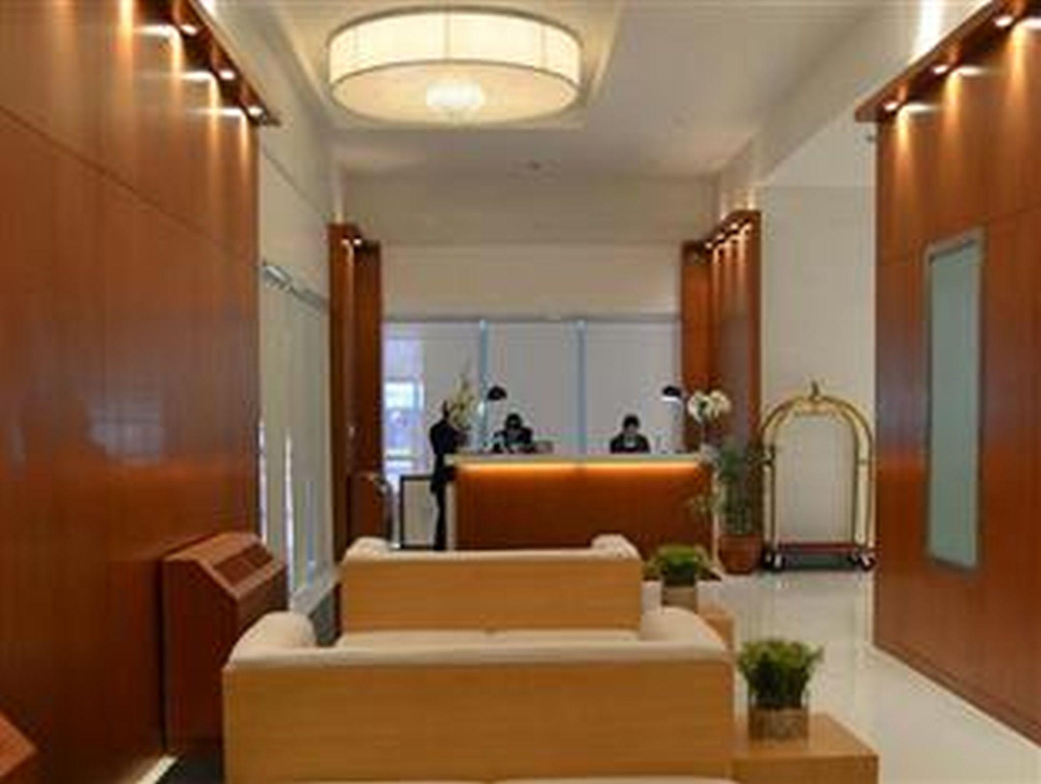 Aparthotel Bsa Twin Towers Mandaluyong Esterno foto