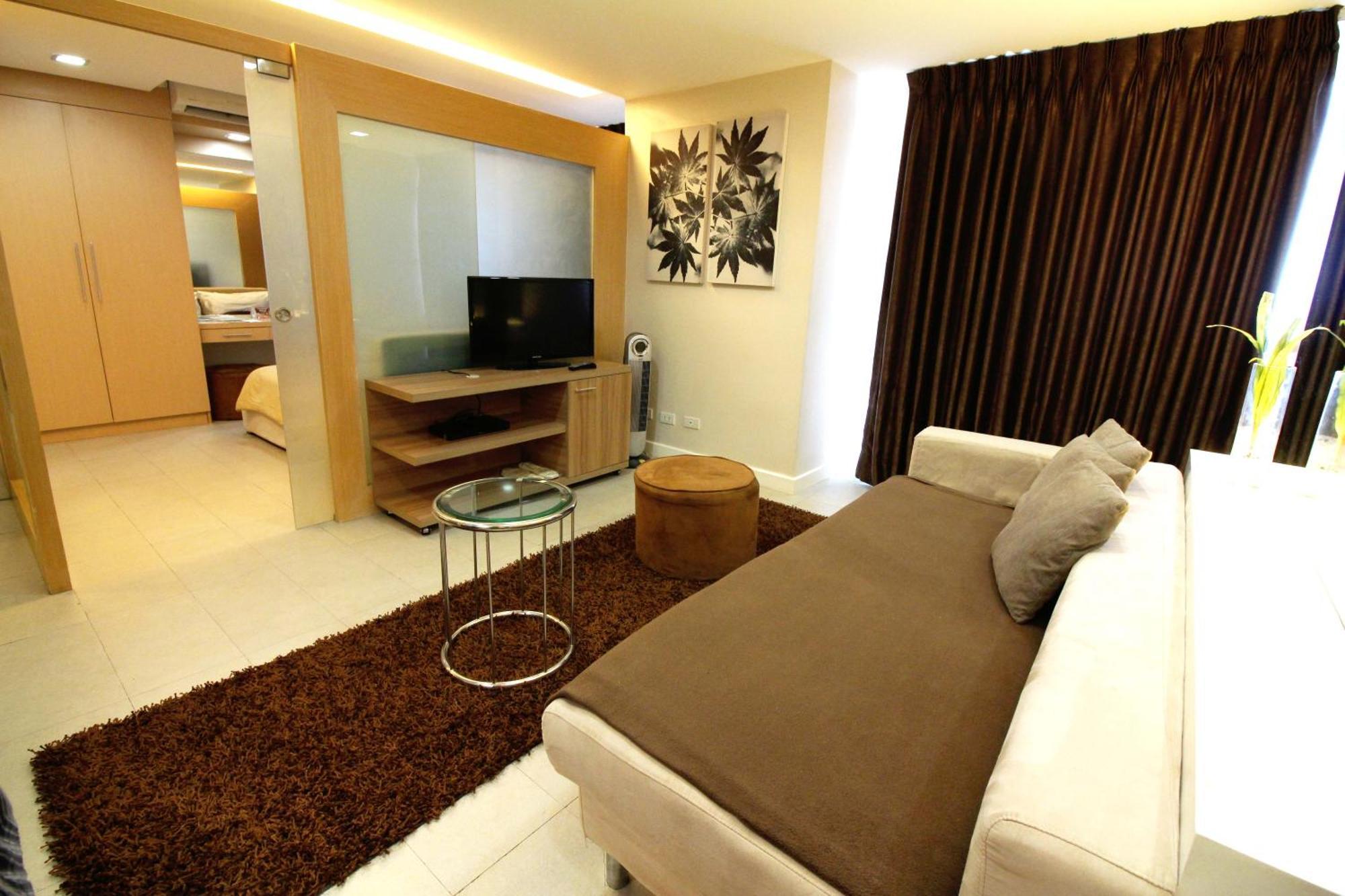 Aparthotel Bsa Twin Towers Mandaluyong Esterno foto