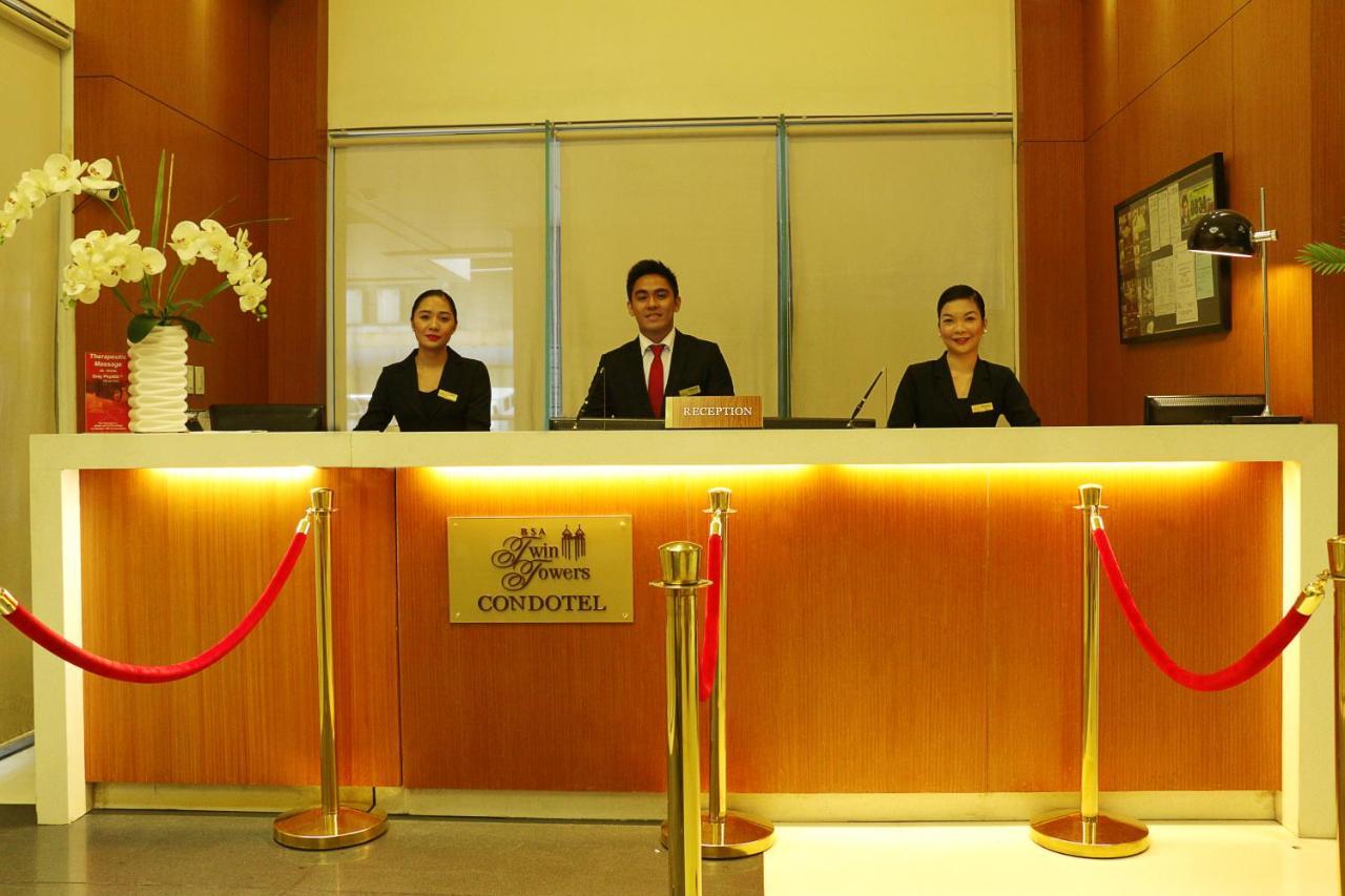 Aparthotel Bsa Twin Towers Mandaluyong Esterno foto